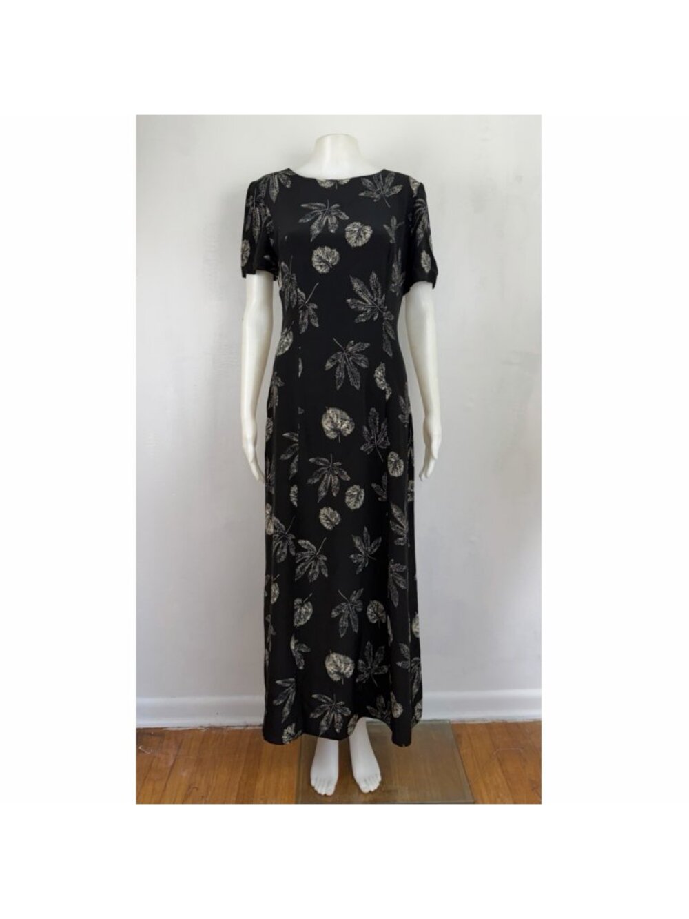 Vintage Leaf Print Silk Maxi Dress Size Medium 90s Black Short Sleeve A-Line - Picture 4 of 9